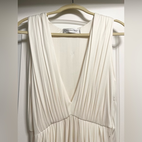 Oscar De La Renta Ivory Cady Gown - Picture 6 of 7